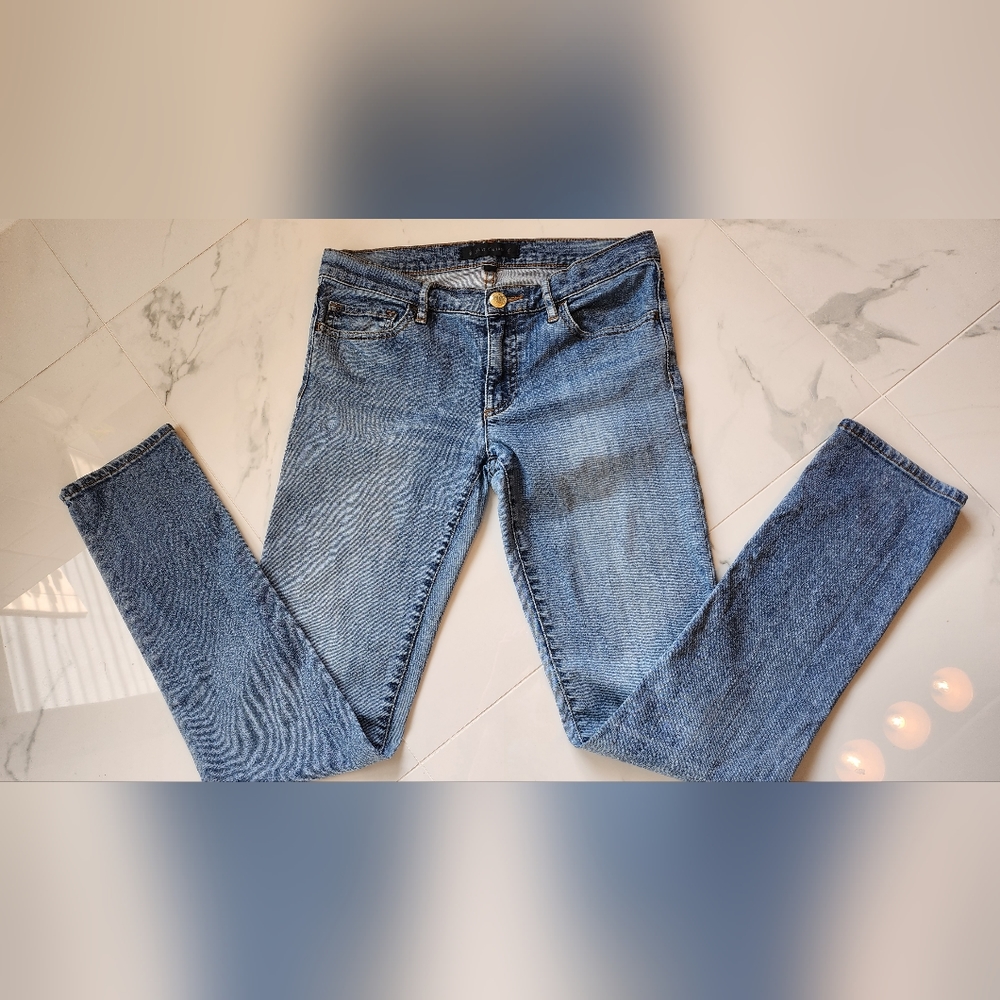 Very Cute Juicy Couture low rise jeans size 28 (run small) EUC